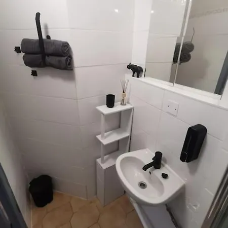 Апартаменты Logement Cosy Pour 4, Wifi, Centre *